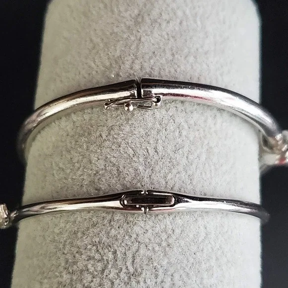 Kate Spade New York Silver Tone Knot and Bow Bangle Bracelet Set 2 Piece - Picture 3 of 8